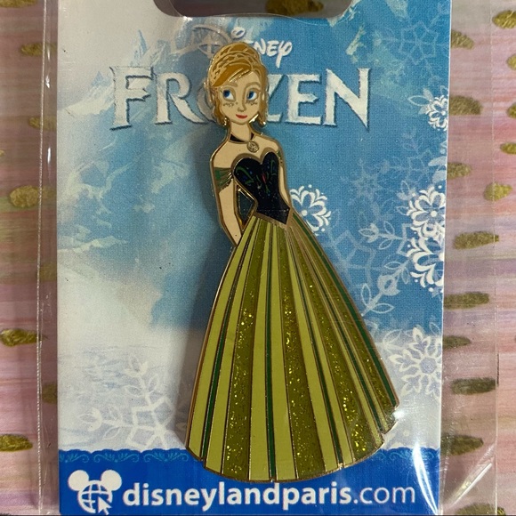 Disneyland Paris Princess Anna Disney Pin - Picture 2 of 3